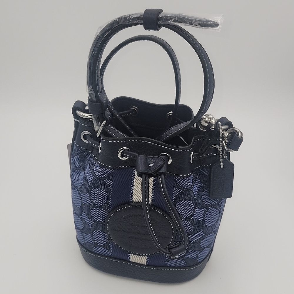 Coach Signature Drawstring Bucket Bag in Navy - Picture 4 of 7